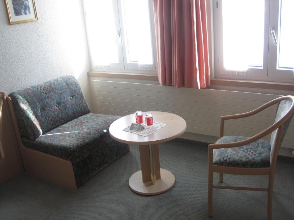 Hotel Des Alpes Realp Quarto foto